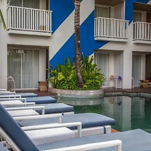 Bliss Surfer Hotel Legian Легиан